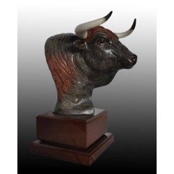 Figuras de porcelana, una cabeza de toro rojo con peana, serie limitada
