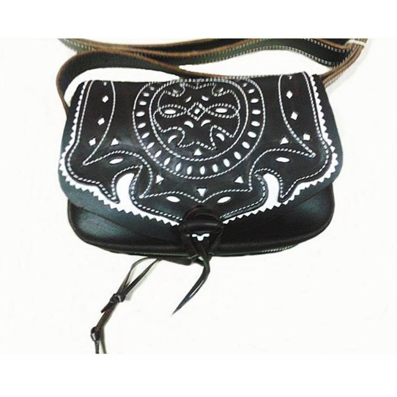 Amazon leather bag. resistant. handmade. vintage design. treat yourself. exclusivity